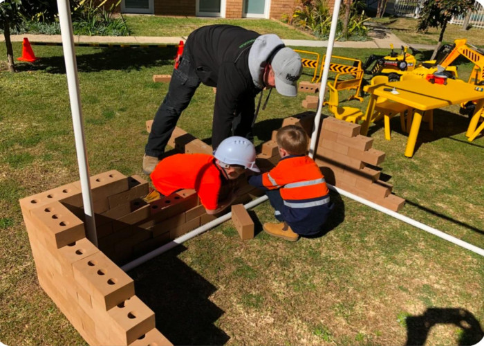 Junior Builders - Pipe House Brick Construction